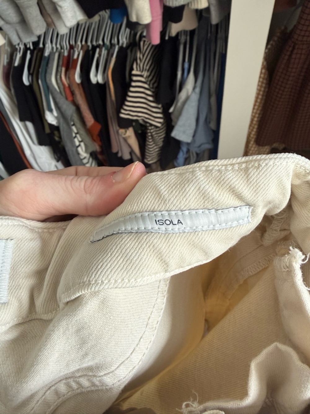 Citizens of Humanity Isola Mid Rise Cropped Boot
In Soft White - Picture 8 of 8